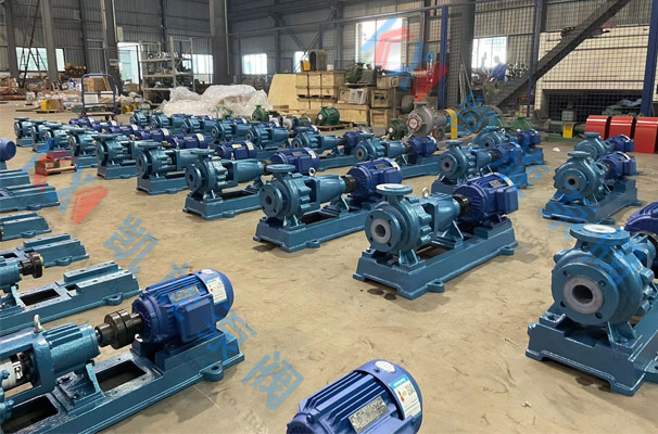 IHF氟合金離心泵發(fā)貨現(xiàn)場(chǎng)